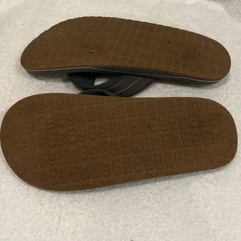 Sanuk Gray Men’s size 11 USA Beer Cozy